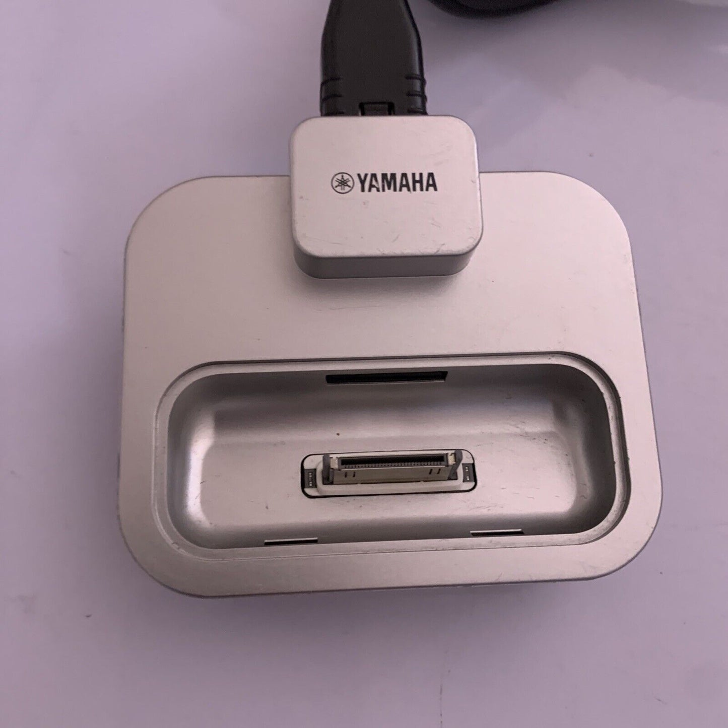 Yamaha YDS-10 30-pin Apple iPod Connector Dock Genuine for Yamaha Home Theatre