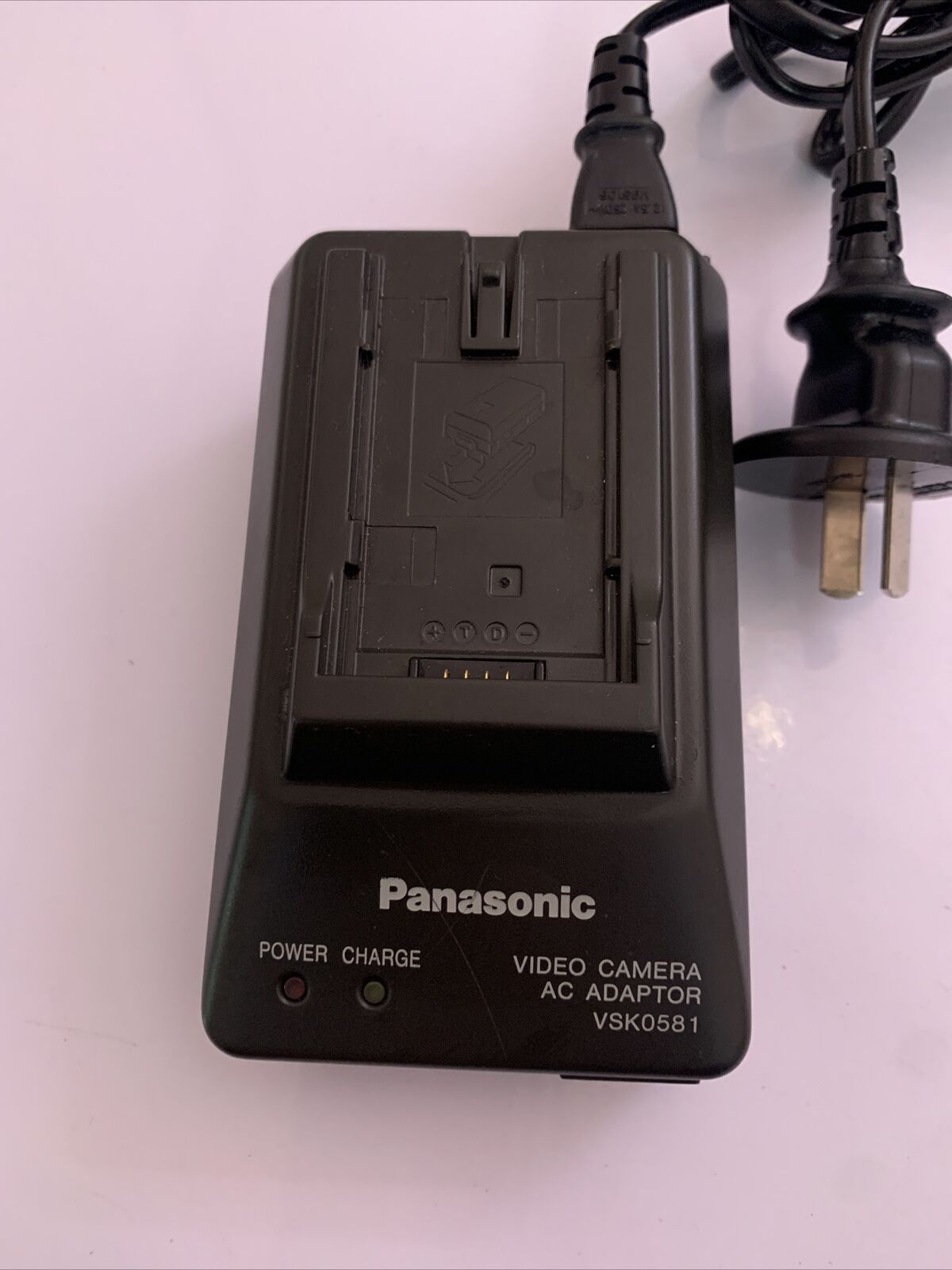 Genuine Panasonic Video Camera VSK0581 Charger AC Adaptor CGR-D08S D16S D28S D54