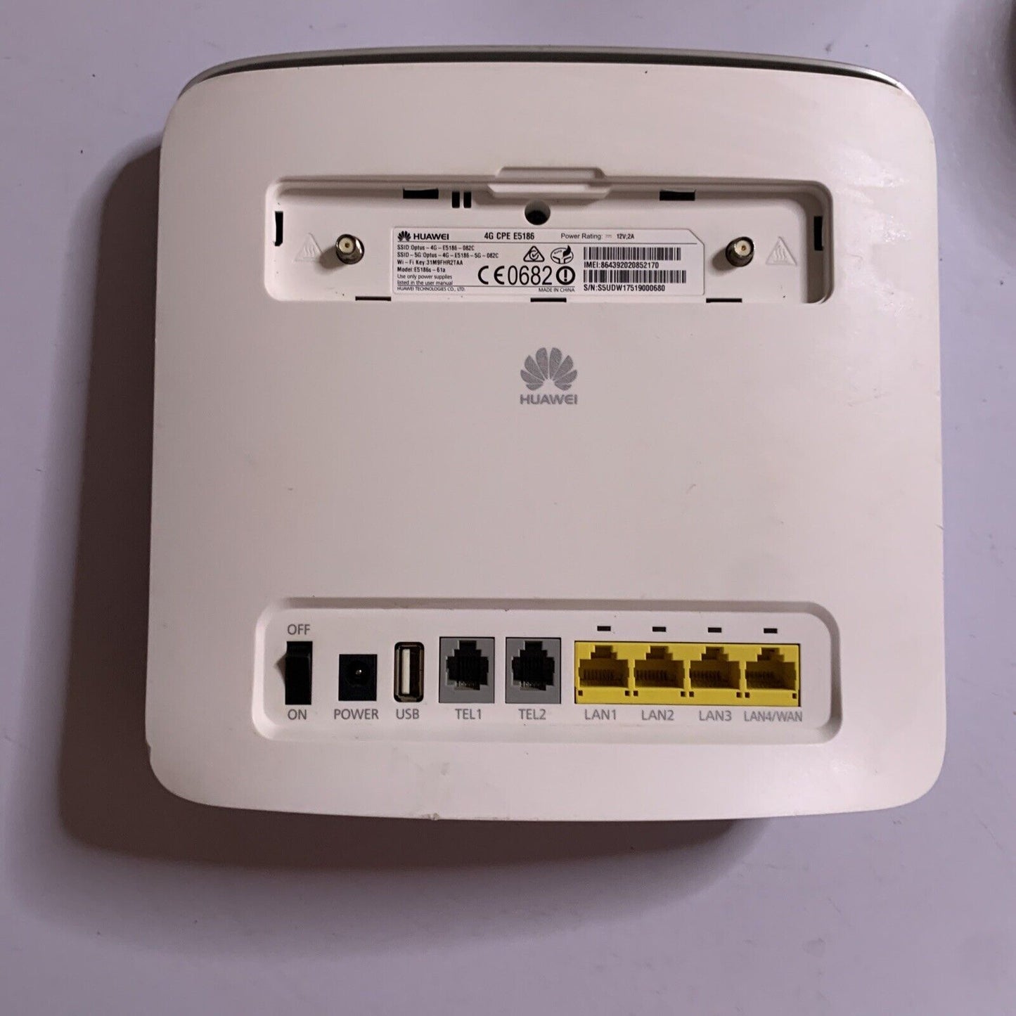 Optus Home Wireless Broadband 4G LTE Wi-Fi Router Huawei E5186 – Retro Unit