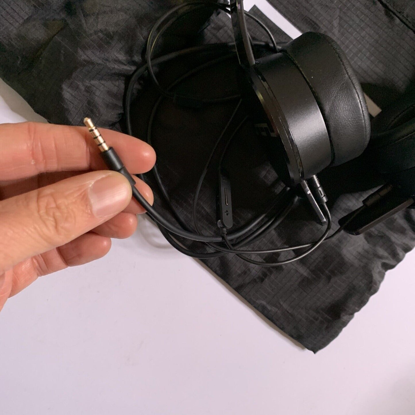 2x Sol Republic Tracks HD V10 Headphones 3.5mm Plug