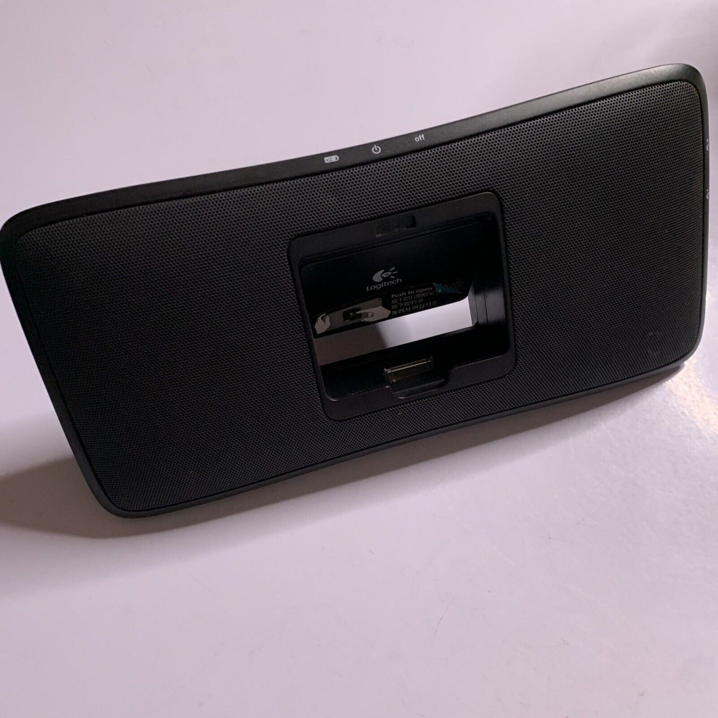 Logitech Rechargeable Portable Speaker S315i S-00078 For 30-Pin iPod iPhone