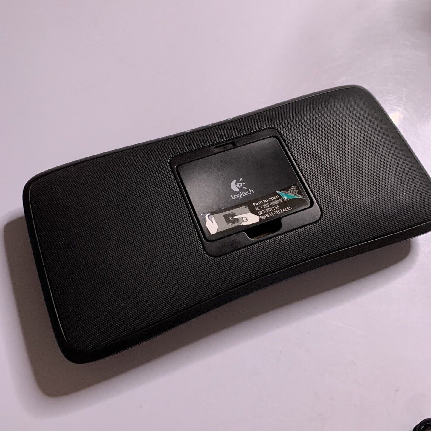 Logitech Rechargeable Portable Speaker S315i S-00078 For 30-Pin iPod iPhone