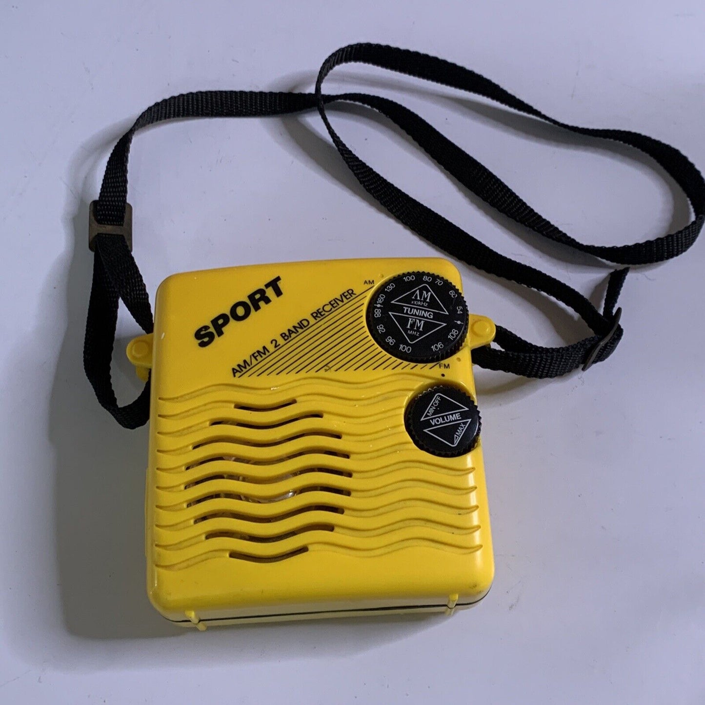 Sport Portable AM/FM Speaker Radio HE-661 with Built-in Speaker