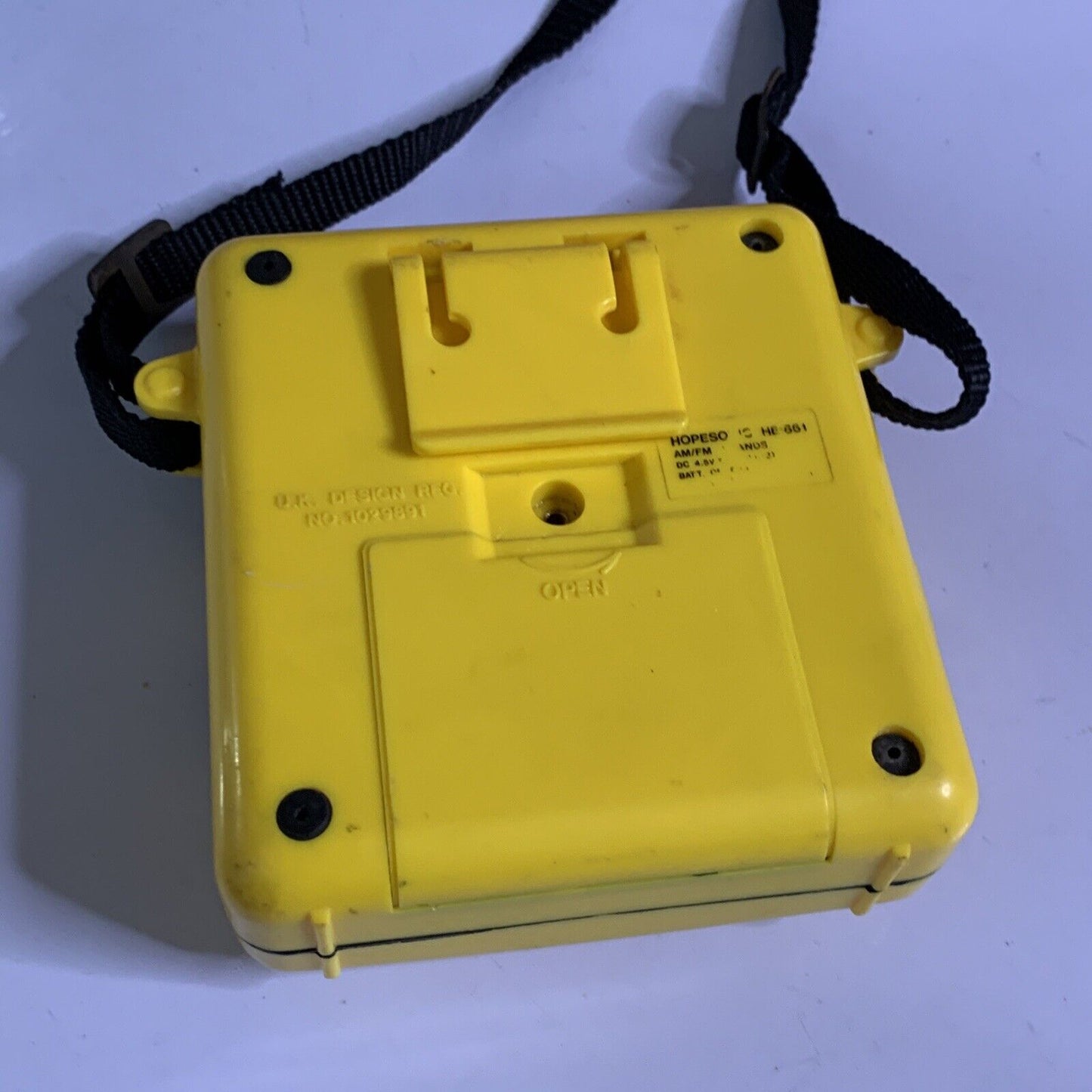 Sport Portable AM/FM Speaker Radio HE-661 with Built-in Speaker