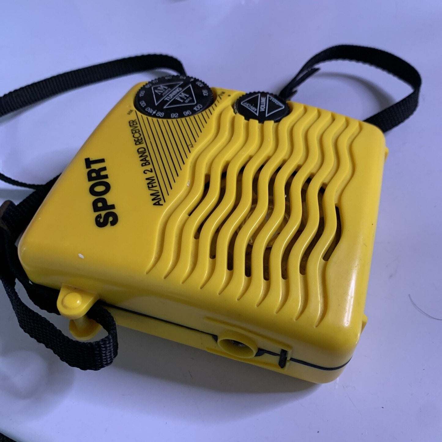 Sport Portable AM/FM Speaker Radio HE-661 with Built-in Speaker