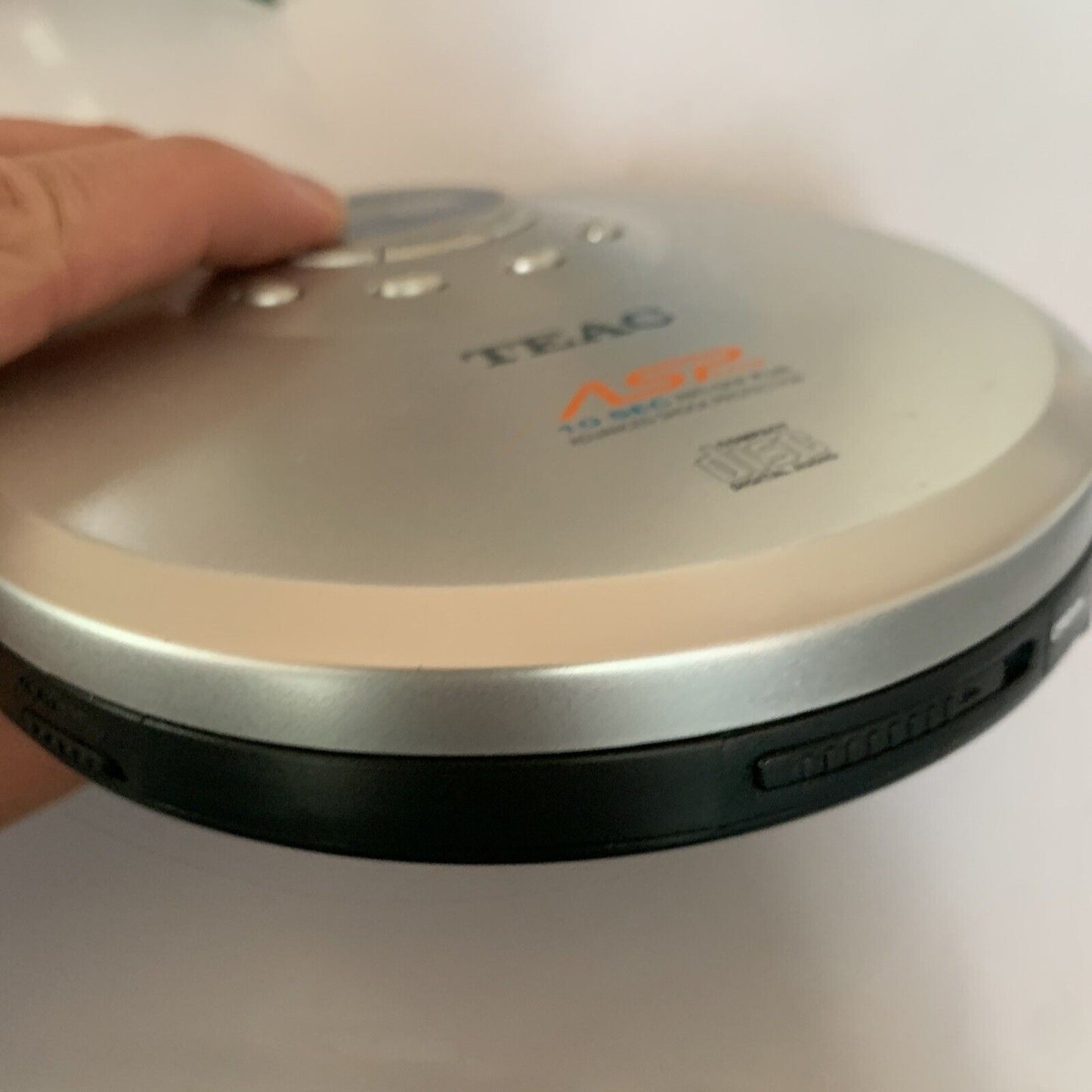 Teac Portable CD Player PD-P219C Advanced Shock Protection