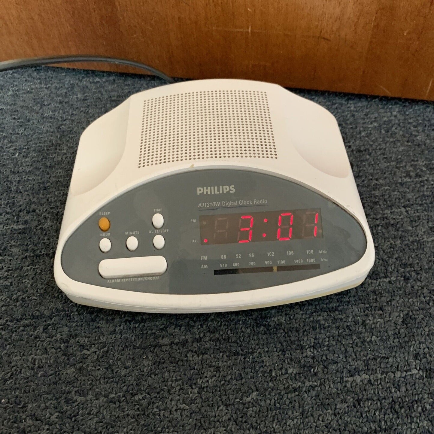 Philips AJ1310W Digital Alarm Clock AM/FM Radio