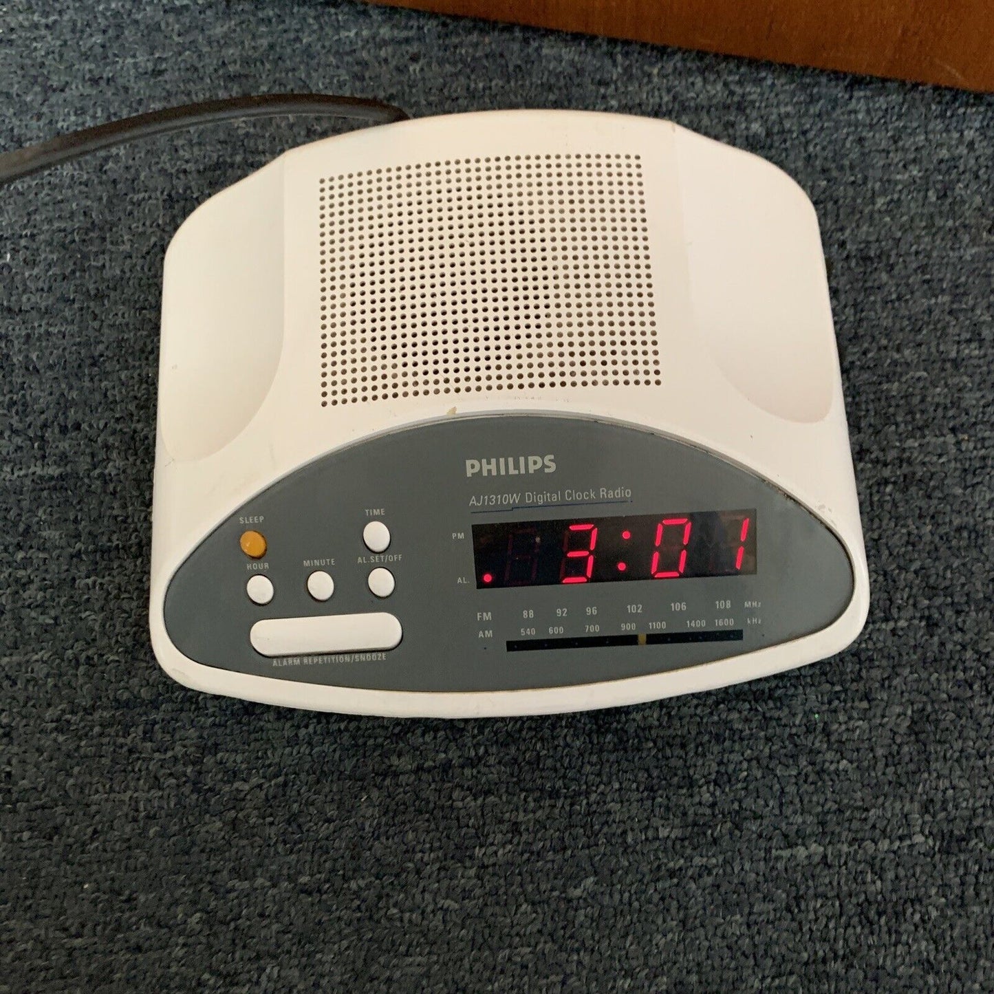 Philips AJ1310W Digital Alarm Clock AM/FM Radio