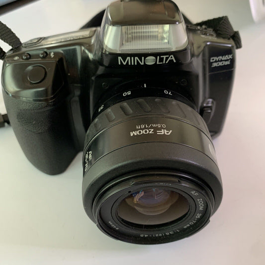 Minolta Dynax 300si 35mm SLR Film Camera 35-70mm AF Zoom Lens