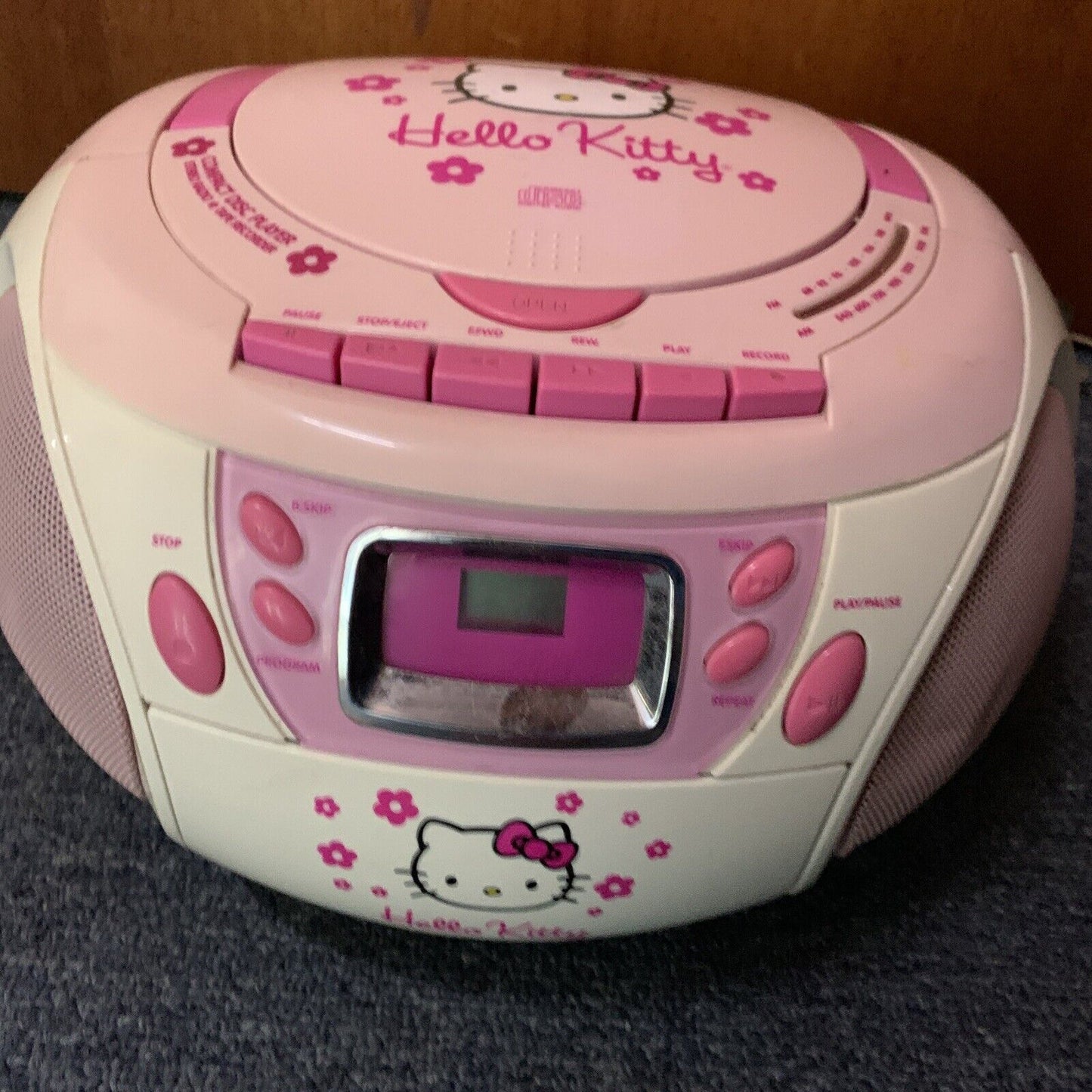 Hello Kitty Boombox CD Tape Radio Player Recorder KT2028A *Tape Not Working