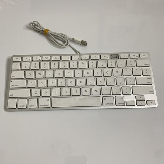 Apple Keyboard USB with 2x USB ports A1242 *missing f10 key in working order