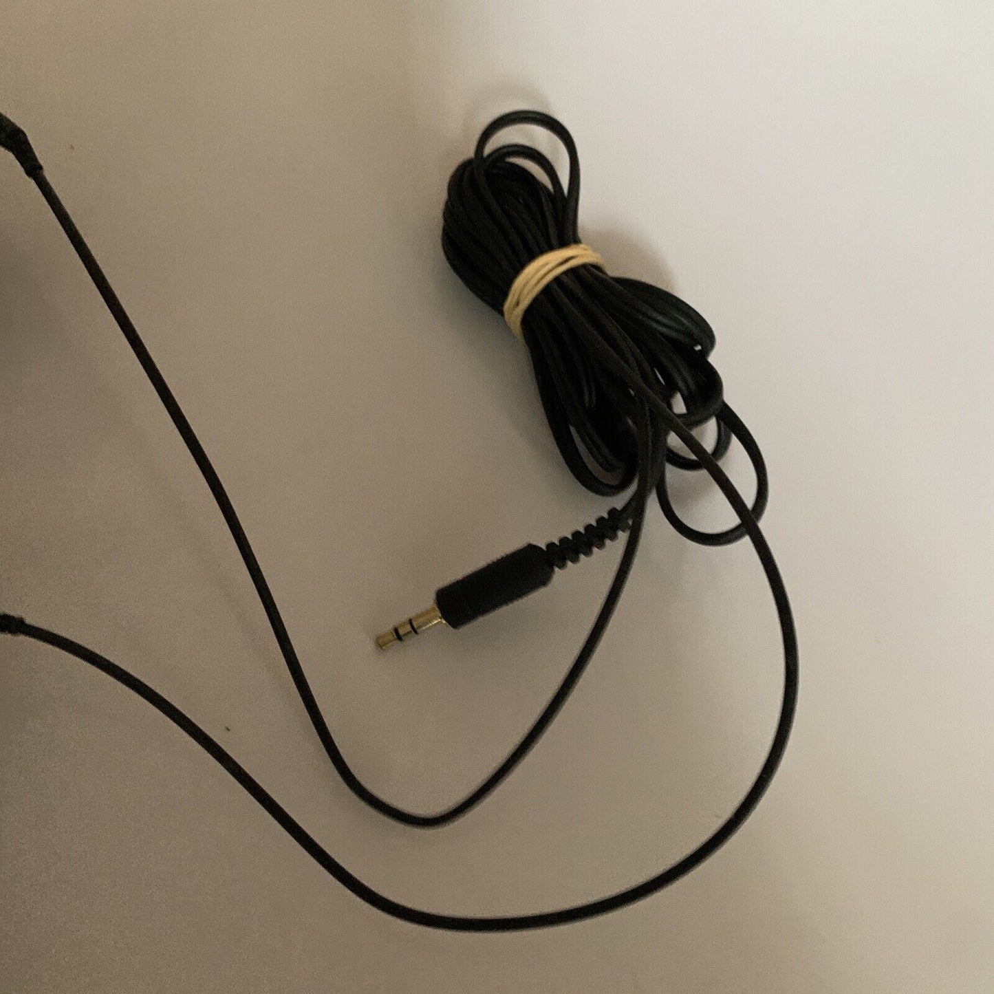 Sennheiser HD201 Headphones *Sound Working But broken from headband