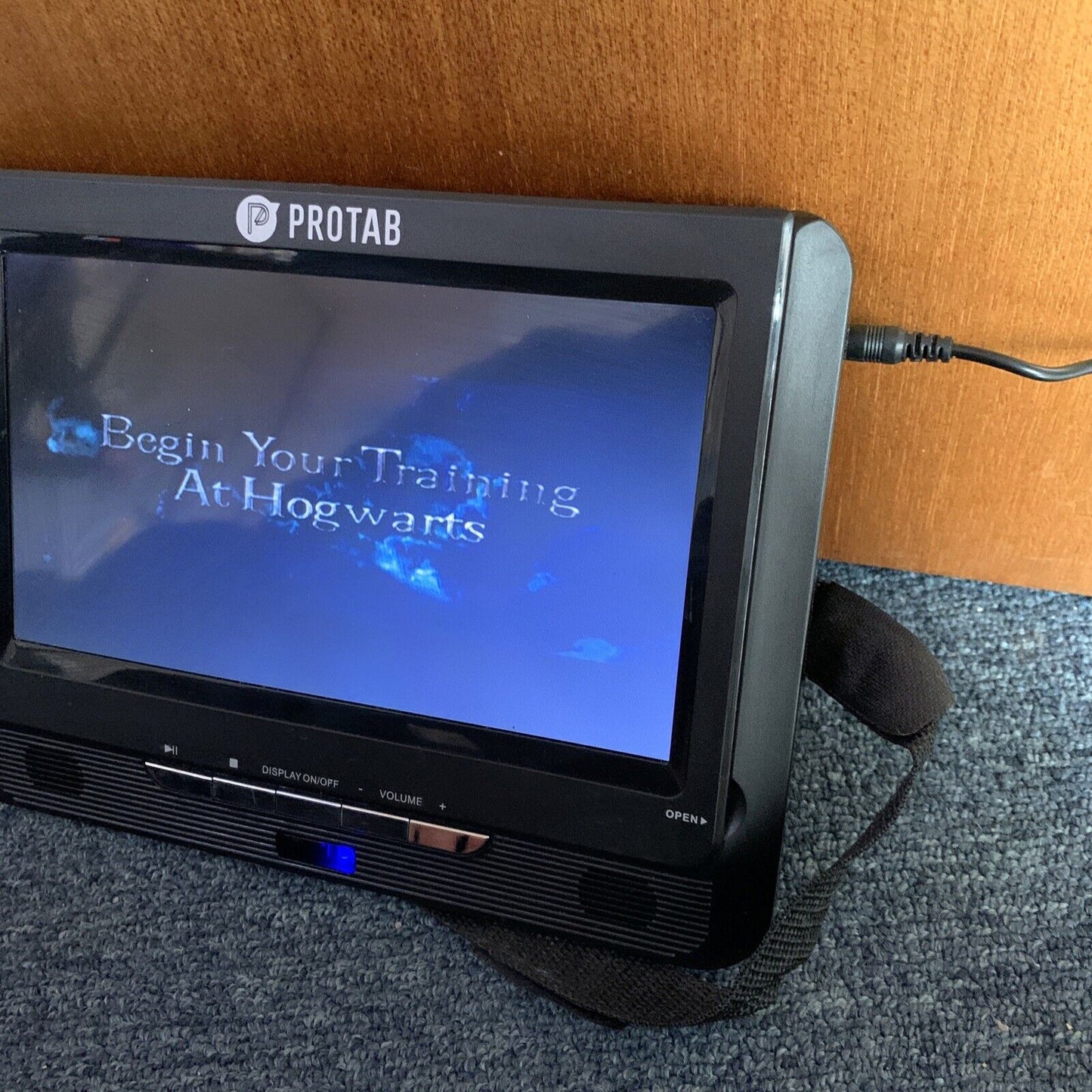 Protab Portable 9” DVD Player Rechargeable PTBPDDS9BLK Region 4