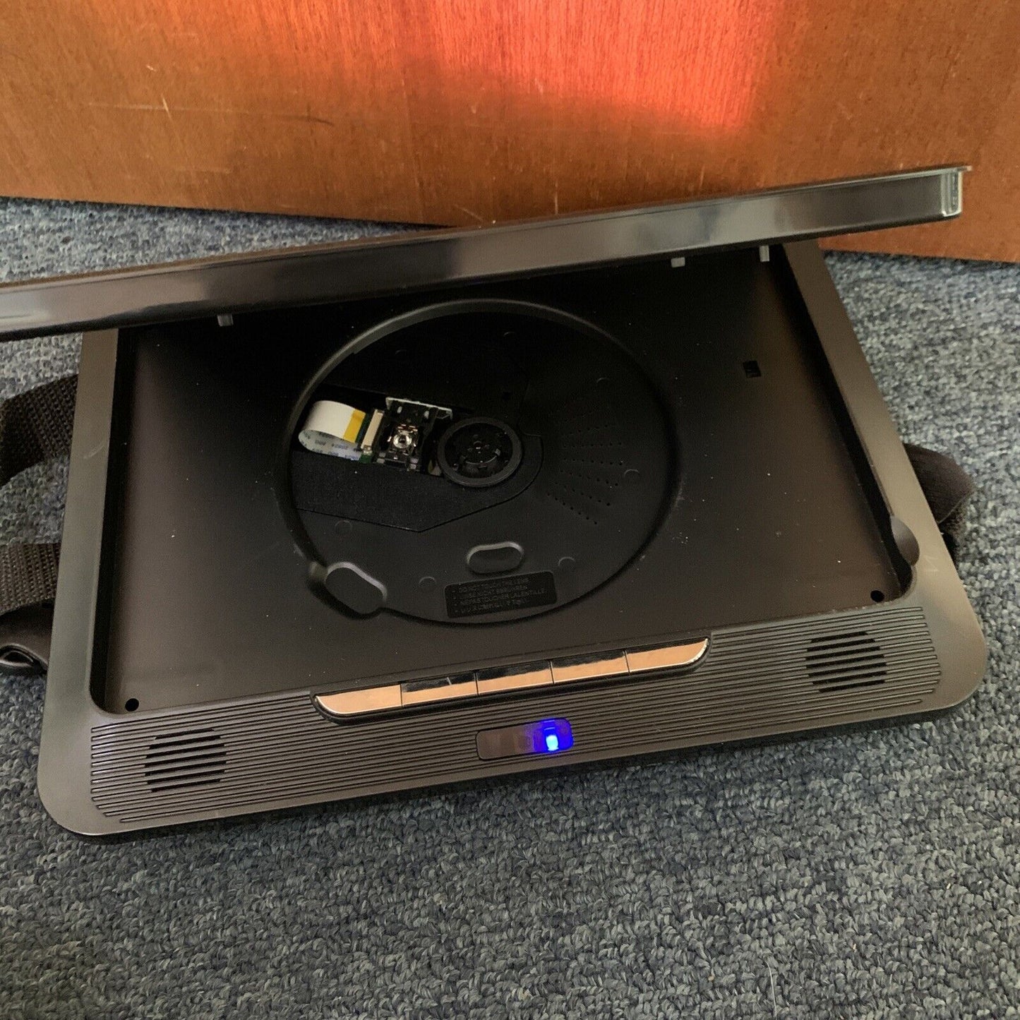 Protab Portable 9” DVD Player Rechargeable PTBPDDS9BLK Region 4