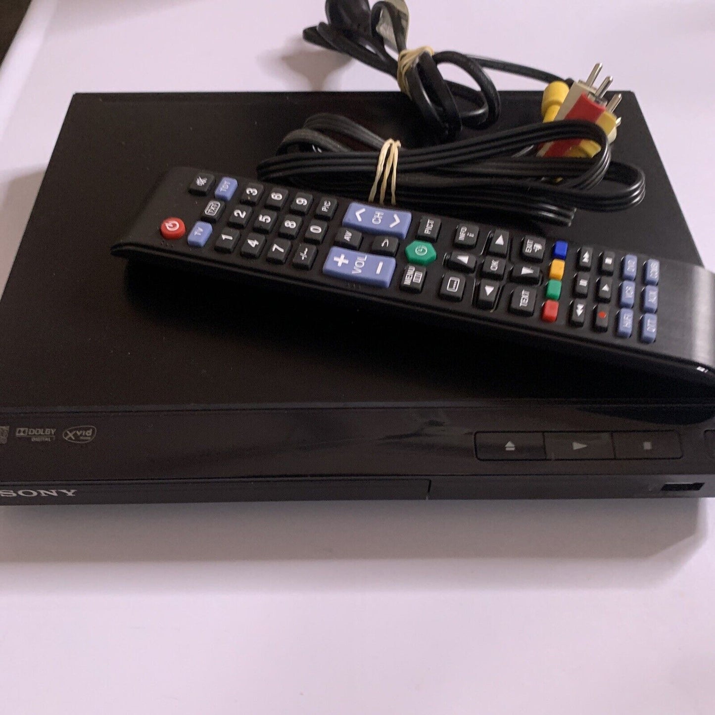 Sony CD DVD Player DVP-SR320 with Remote