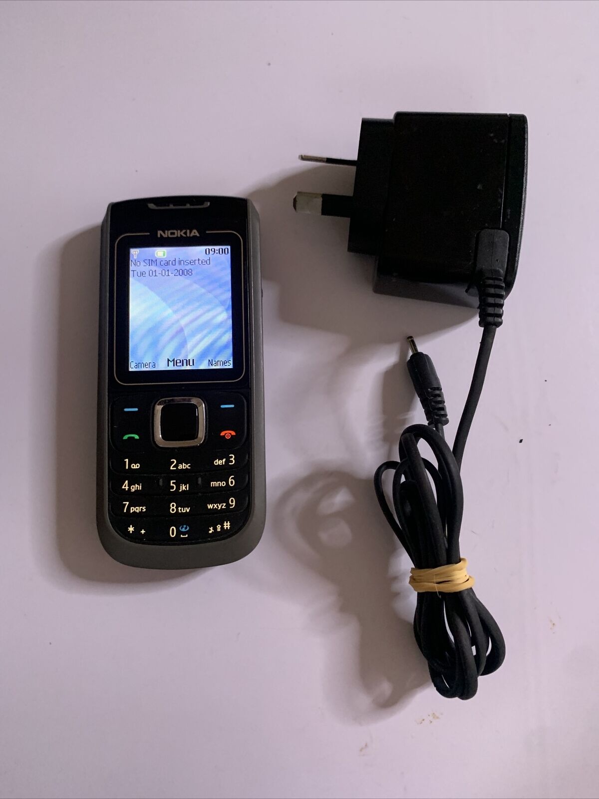 Nokia 1680 Classic Mobile Phone RM-394 with Charger