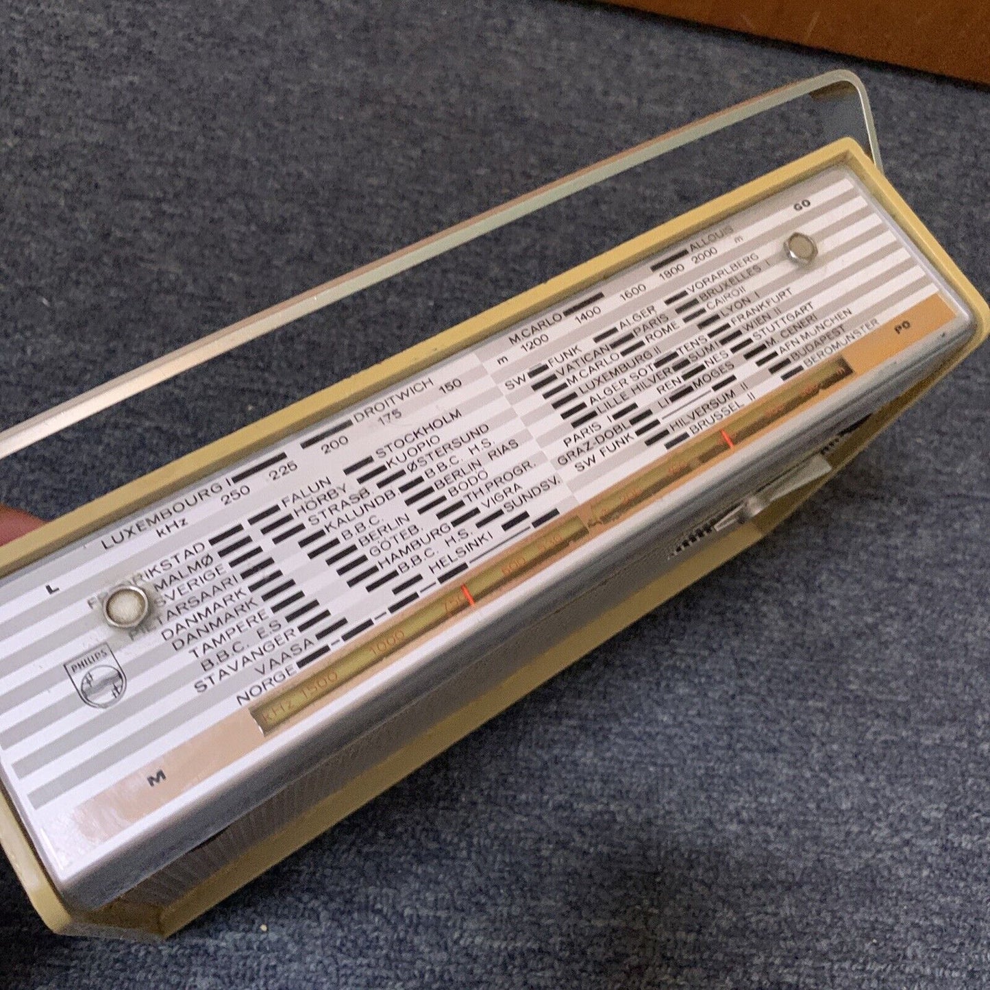 Vintage Philips Transistor Radio UKW Broadcast 550-1620 kHz Long Wave FM