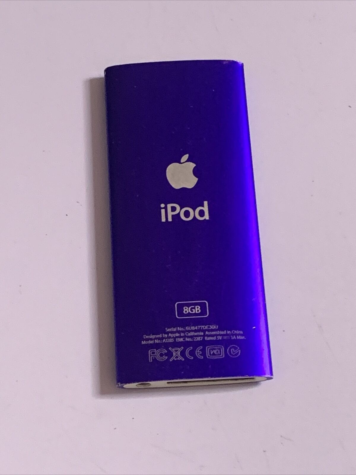 Apple iPod Nano 4th Generation Purple 8GB (A1285)
