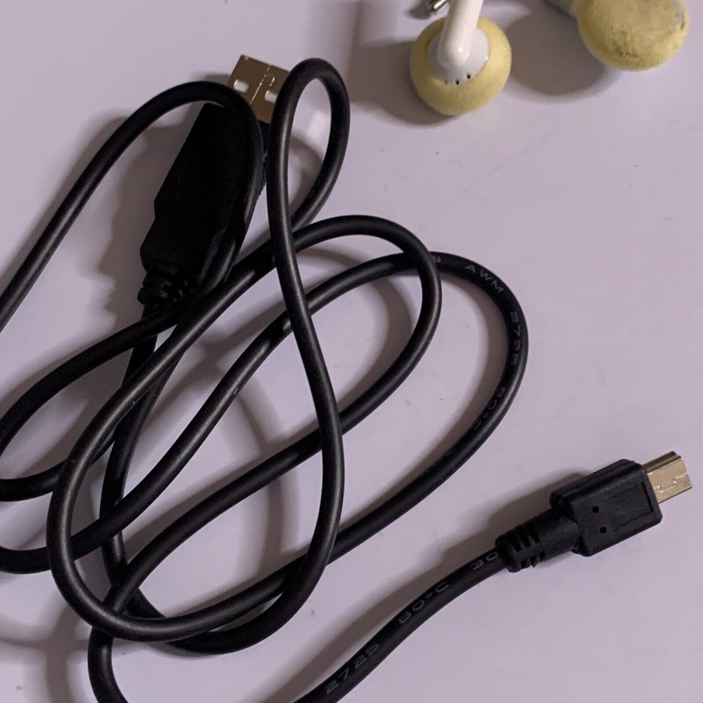 VNIA 2 GB MP3 FM Radio Player