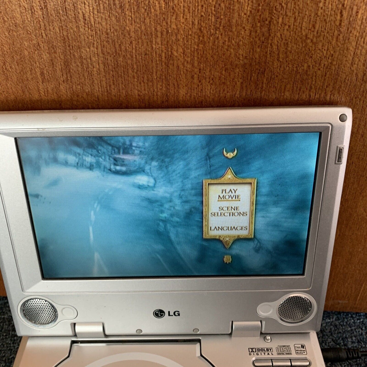 LG Portable 7" DVD Player DP9911P