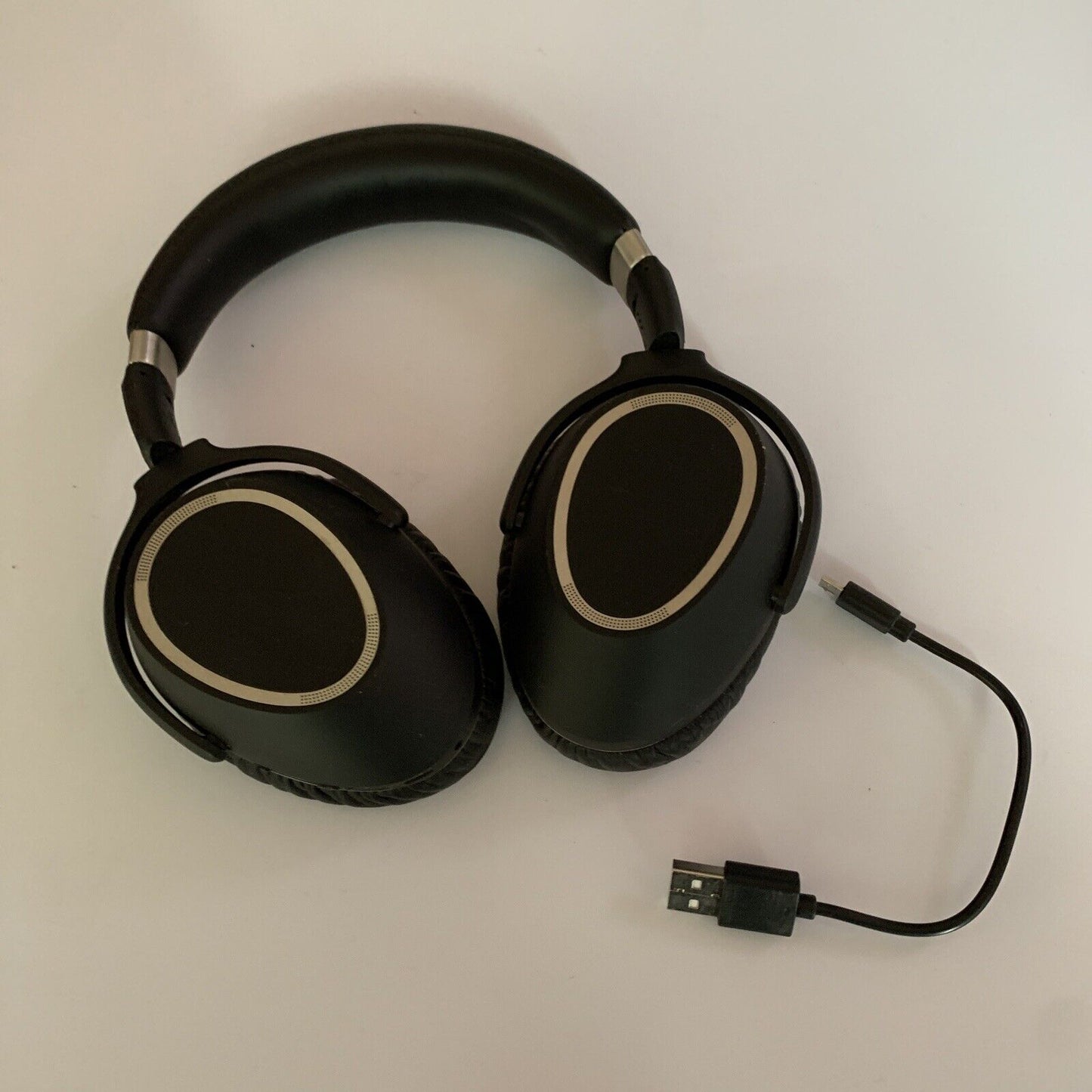 Sennheiser PXC 550 Bluetooth Wireless Over-Ear Noise Cancelling Headphones