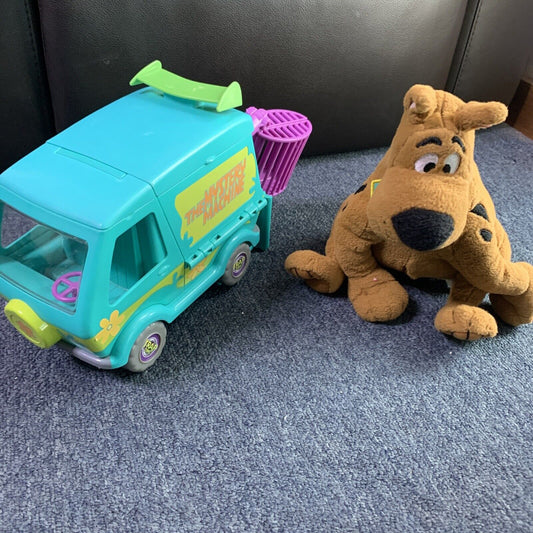 Scooby Doo Mystery Machine + Scooby-doo Plush toy