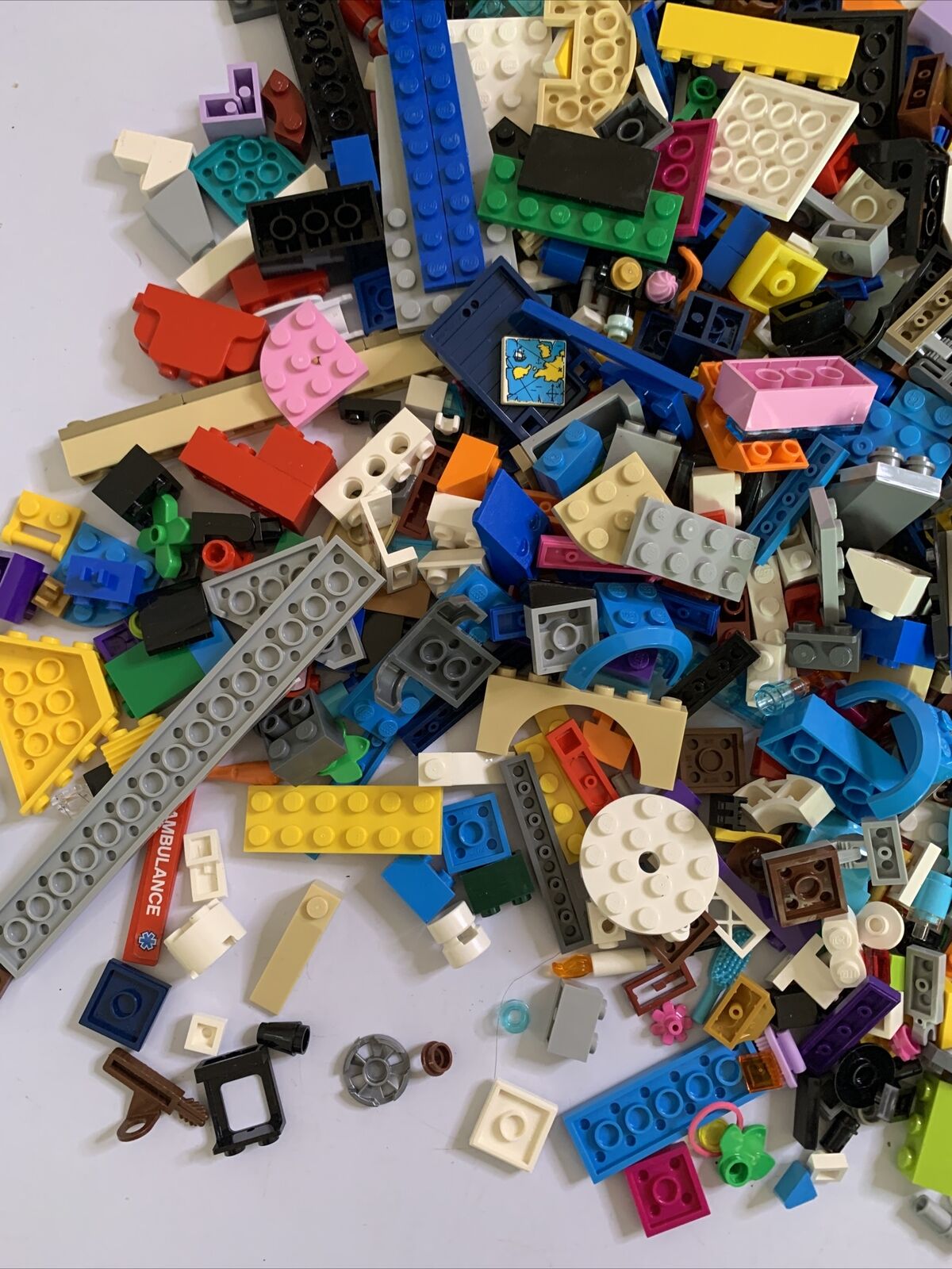 Lego bulk lot Genuine official 1.725kg Friends City Assorted Pieces