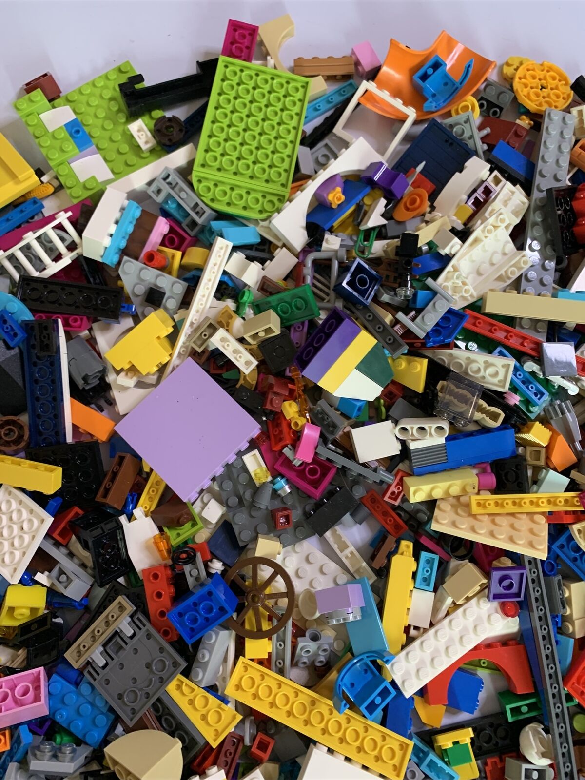 Lego bulk lot Genuine official 1.725kg Friends City Assorted Pieces