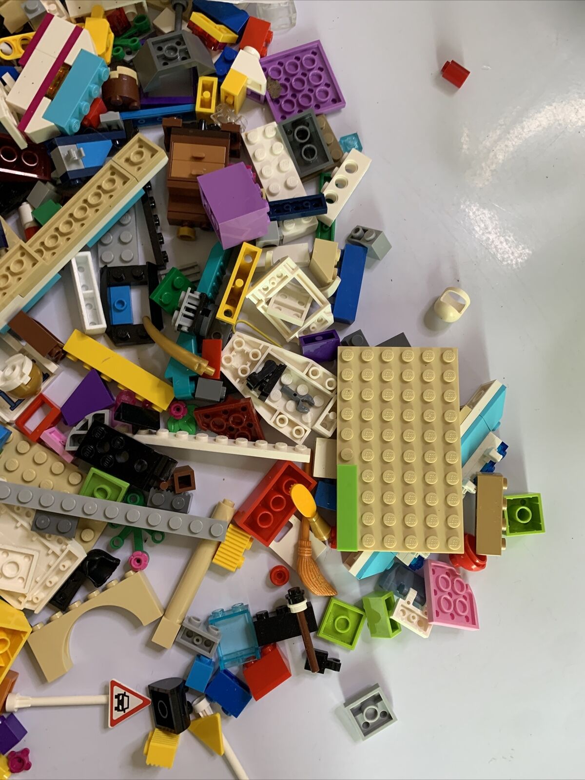 Lego bulk lot Genuine official 1.725kg Friends City Assorted Pieces