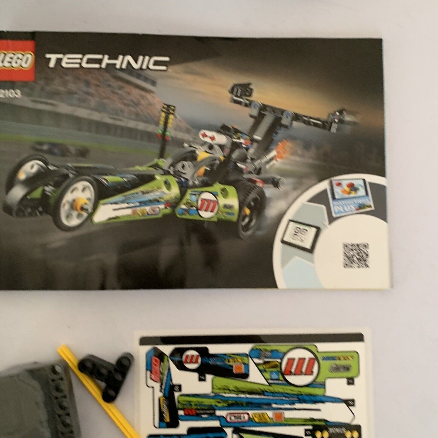 LEGO TECHNIC: Dragster (42103) Incomplete uncounted