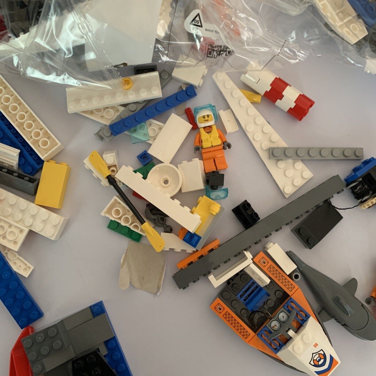 LEGO CITY: Heavy-Duty Rescue Helicopter 60166