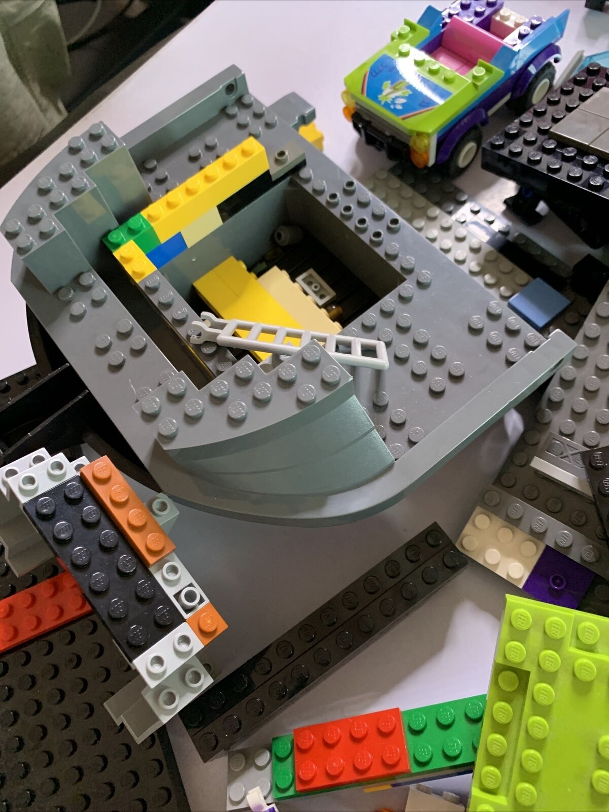 Bulk Genuine Lego Figures lots Castles Space Ships Airplanes Cars 1.61kg