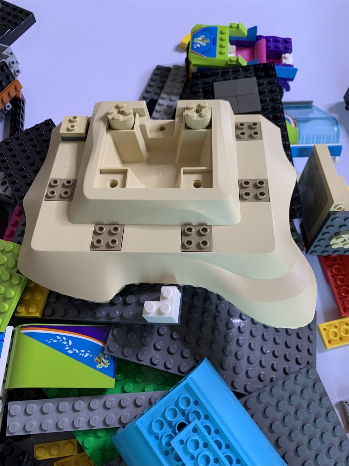 Bulk Genuine Lego Figures lots Castles Space Ships Airplanes Cars 1.61kg