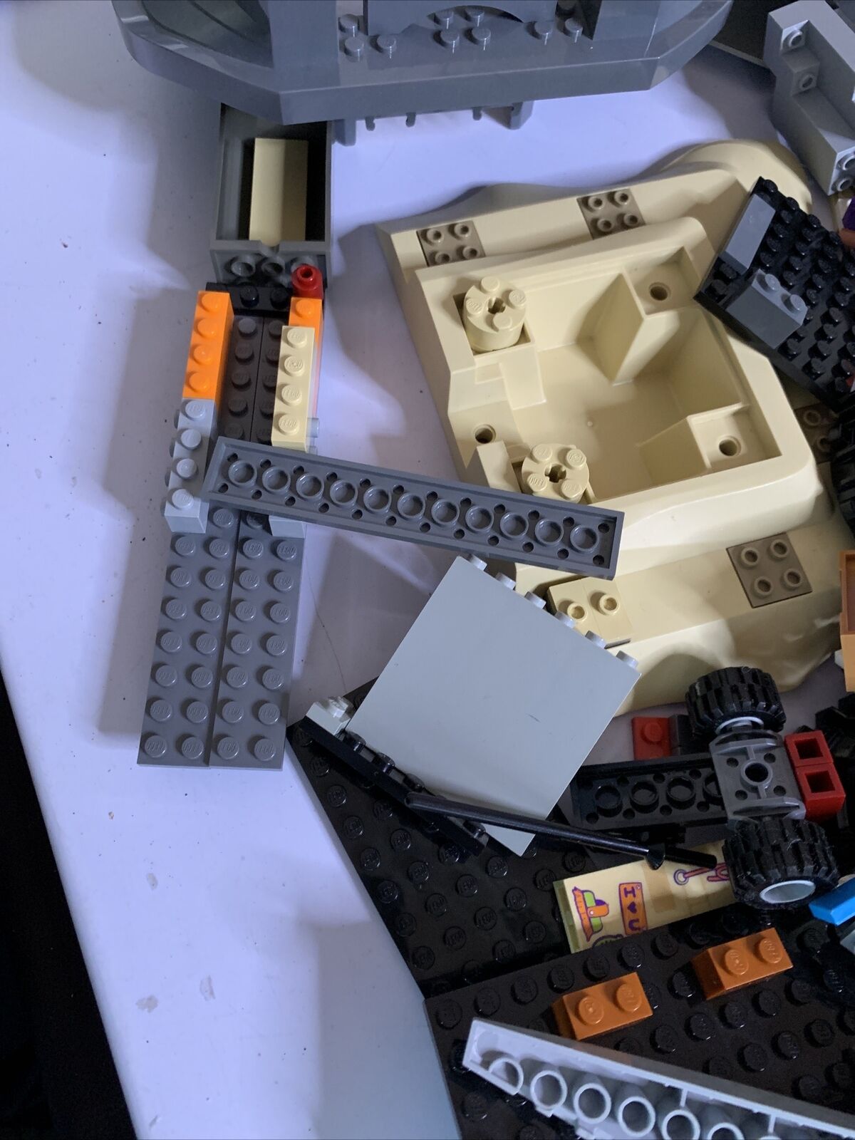 Bulk Genuine Lego Figures lots Castles Space Ships Airplanes Cars 1.61kg