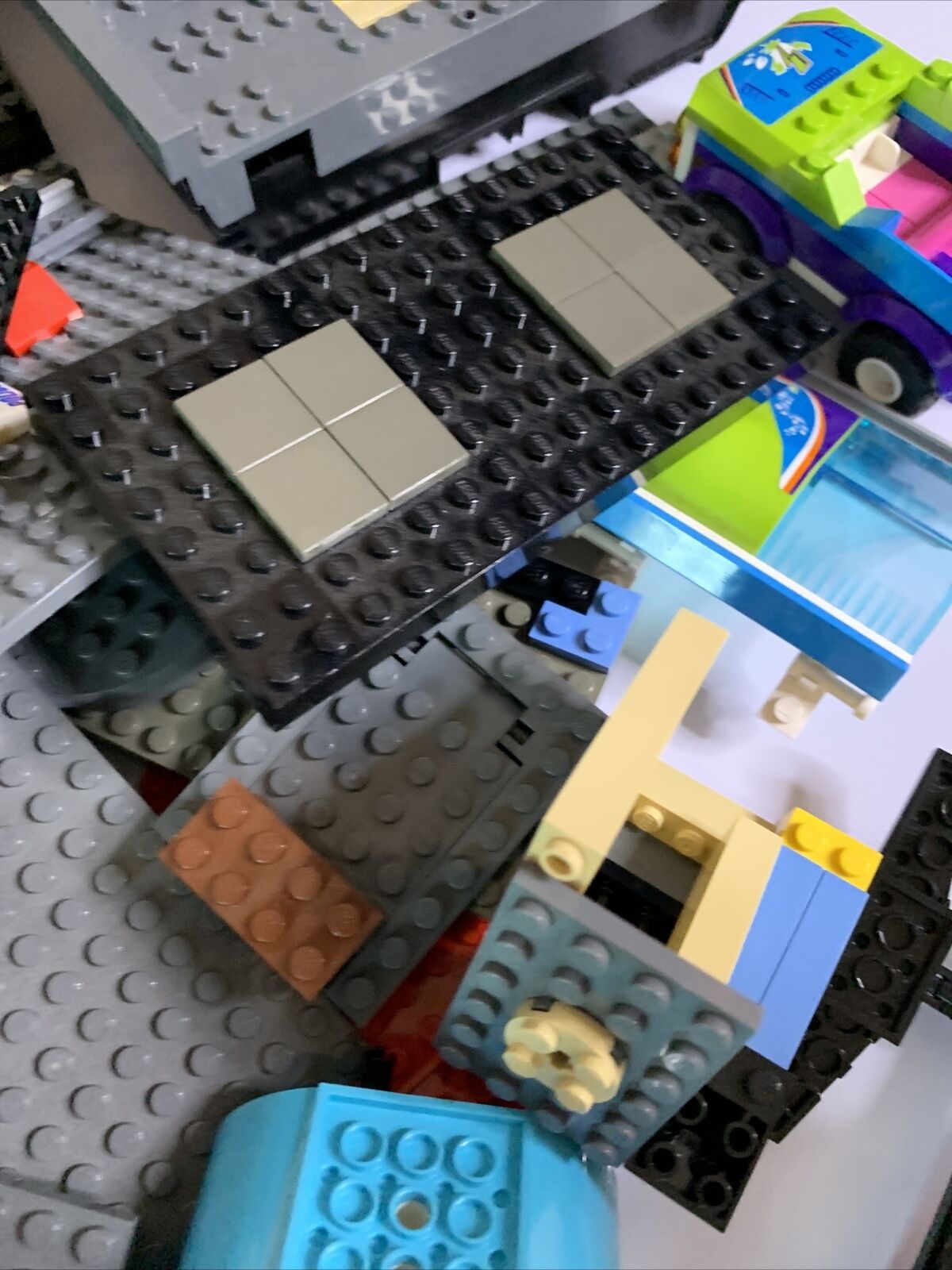 Bulk Genuine Lego Figures lots Castles Space Ships Airplanes Cars 1.61kg