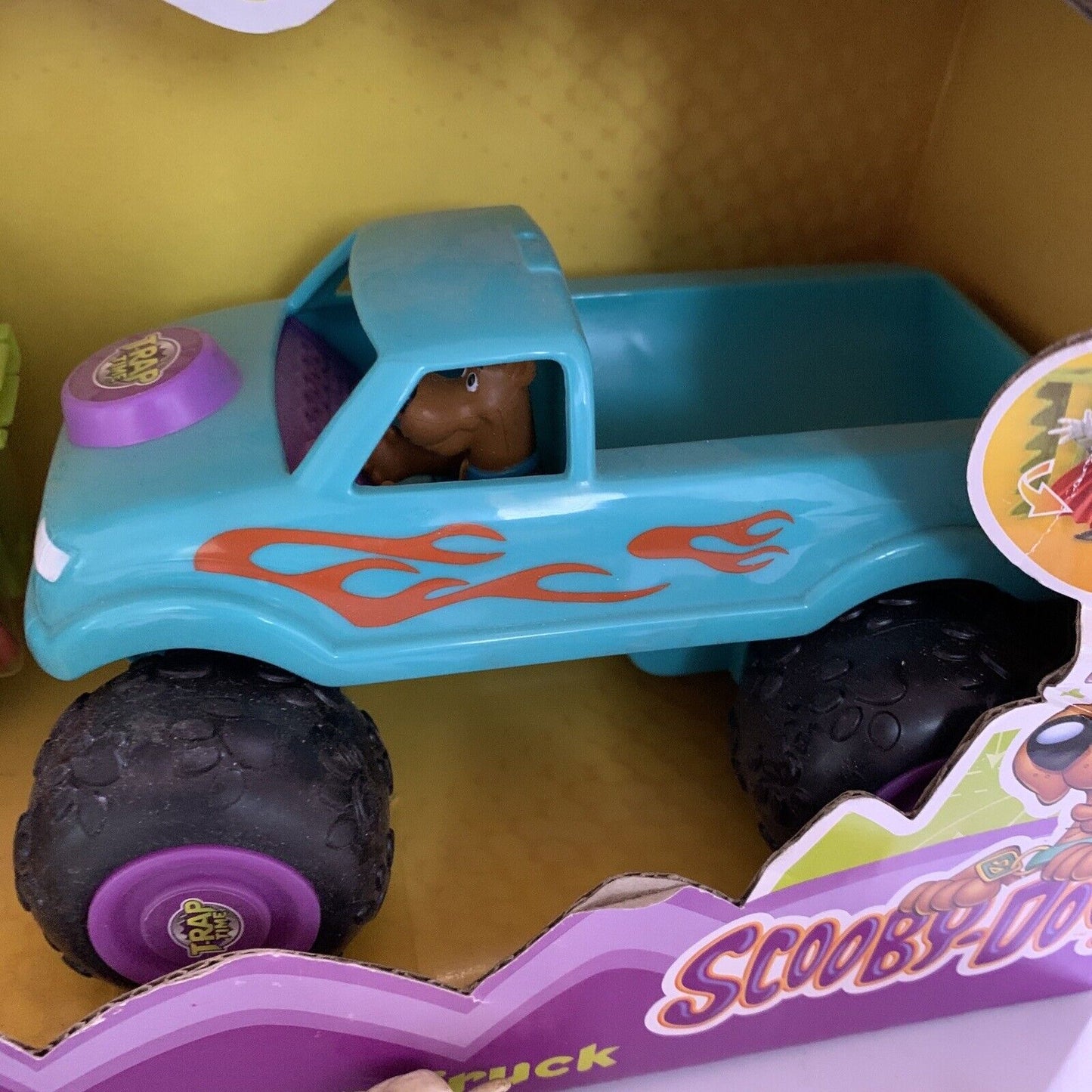 Scooby-Doo Trap Time Pull Back Truck & Characters