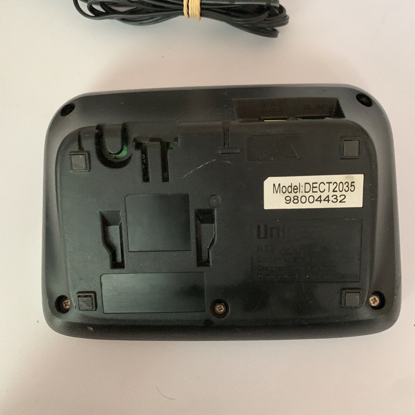 Uniden DECT2035 Cordless Phone and Answering Machine *requires Battery replace