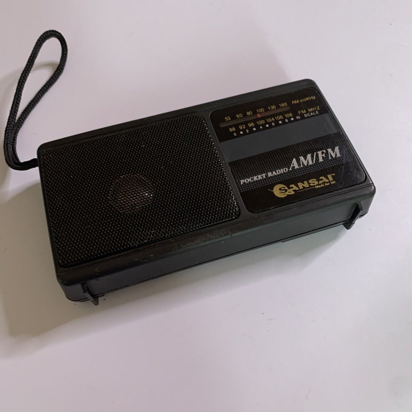 Sansai Pocket AM/FM Radio RD-8068 *missing Battery Lid in working order.