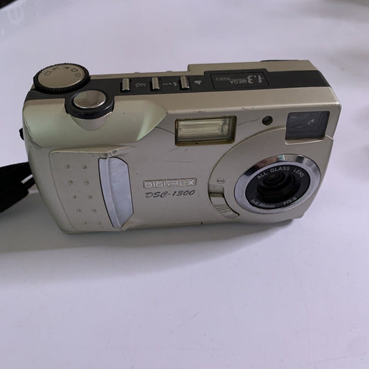 Digitrex DSC-1300 Digital Camera 1.3MP *Doesn’t Turn For parts or repair