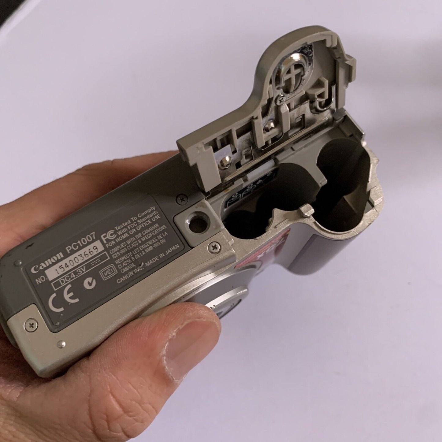 Canon PowerShot A20 Digital Camera 2.1 MP 3x Optical Zoom