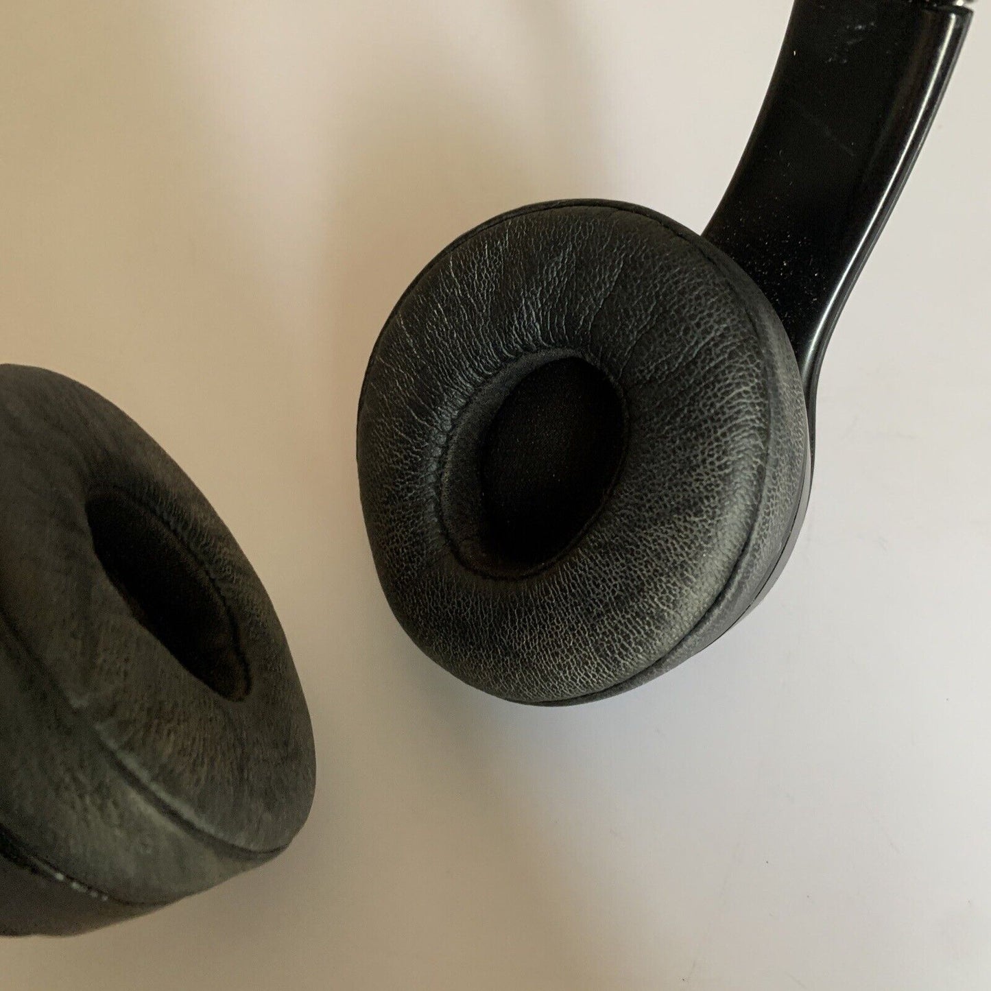Beats Solo 3 Wireless Headphones Black Bluetooth A1796