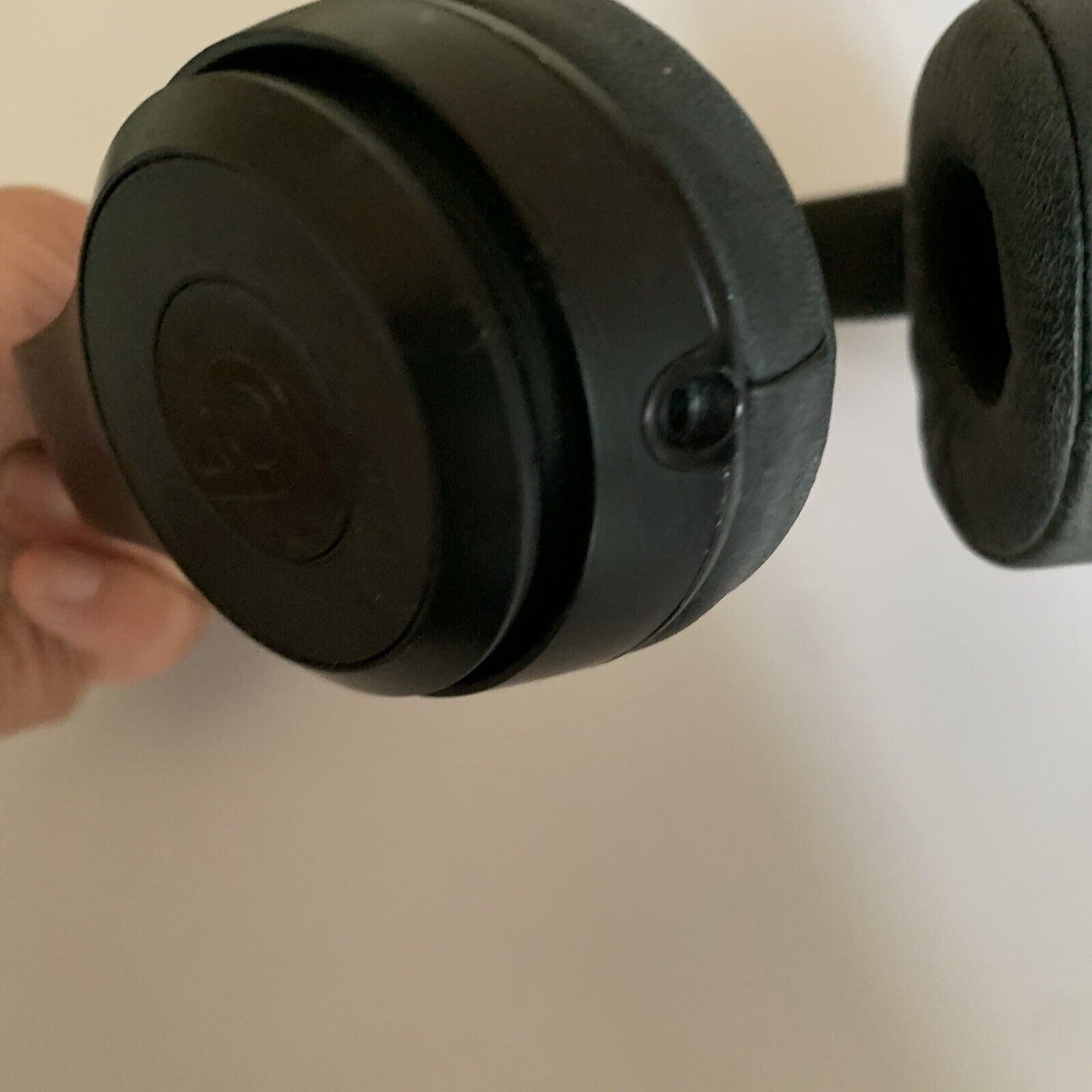 Beats Solo 3 Wireless Headphones Black Bluetooth A1796