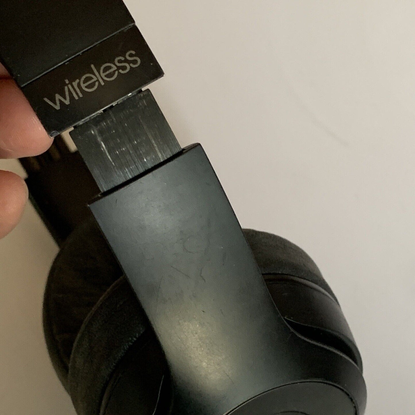 Beats Solo 3 Wireless Headphones Black Bluetooth A1796