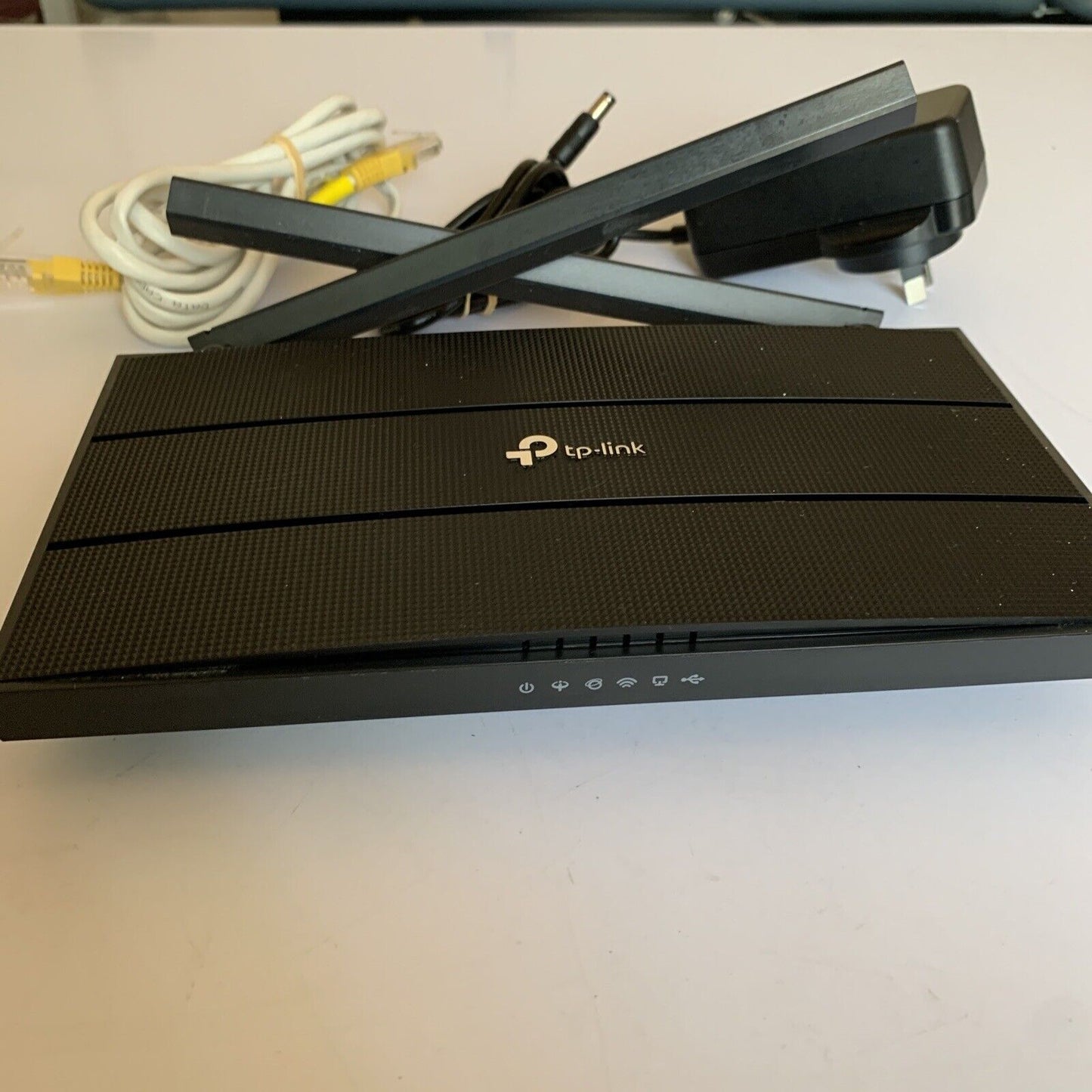 TP-Link VR400 AC1200 Wireless MU-MIMO Modem Wi-Fi Router