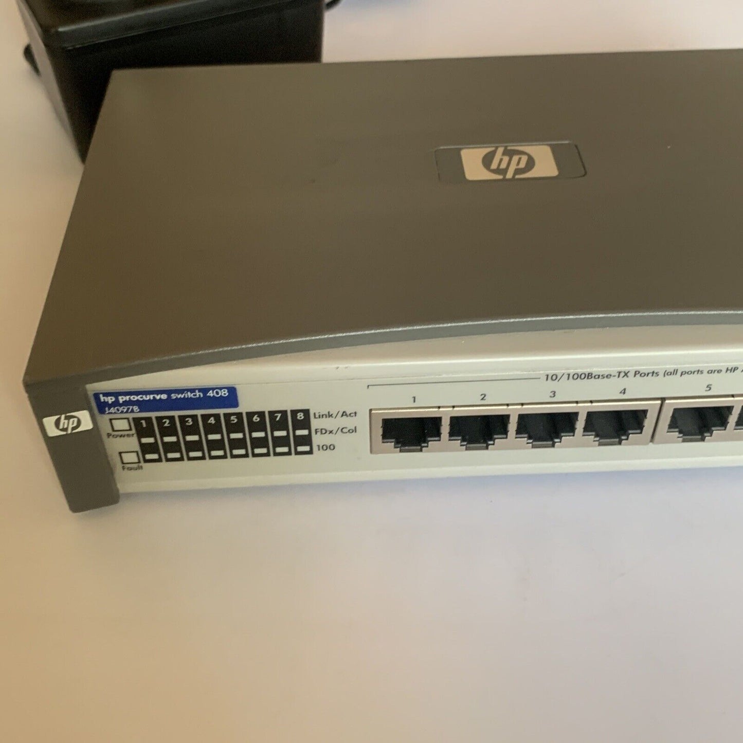 HP Procurve Switch 408 8-Port Ethernet Router 10/100 J4097B