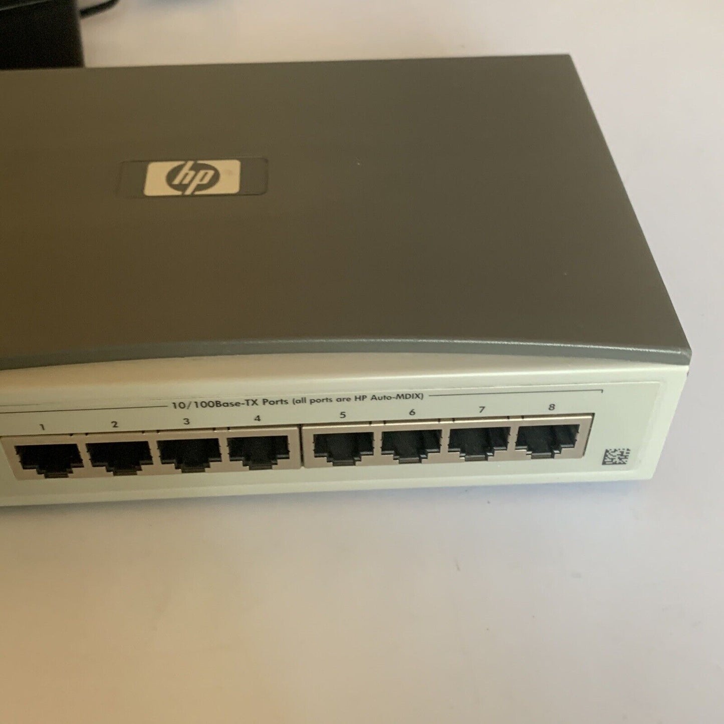 HP Procurve Switch 408 8-Port Ethernet Router 10/100 J4097B