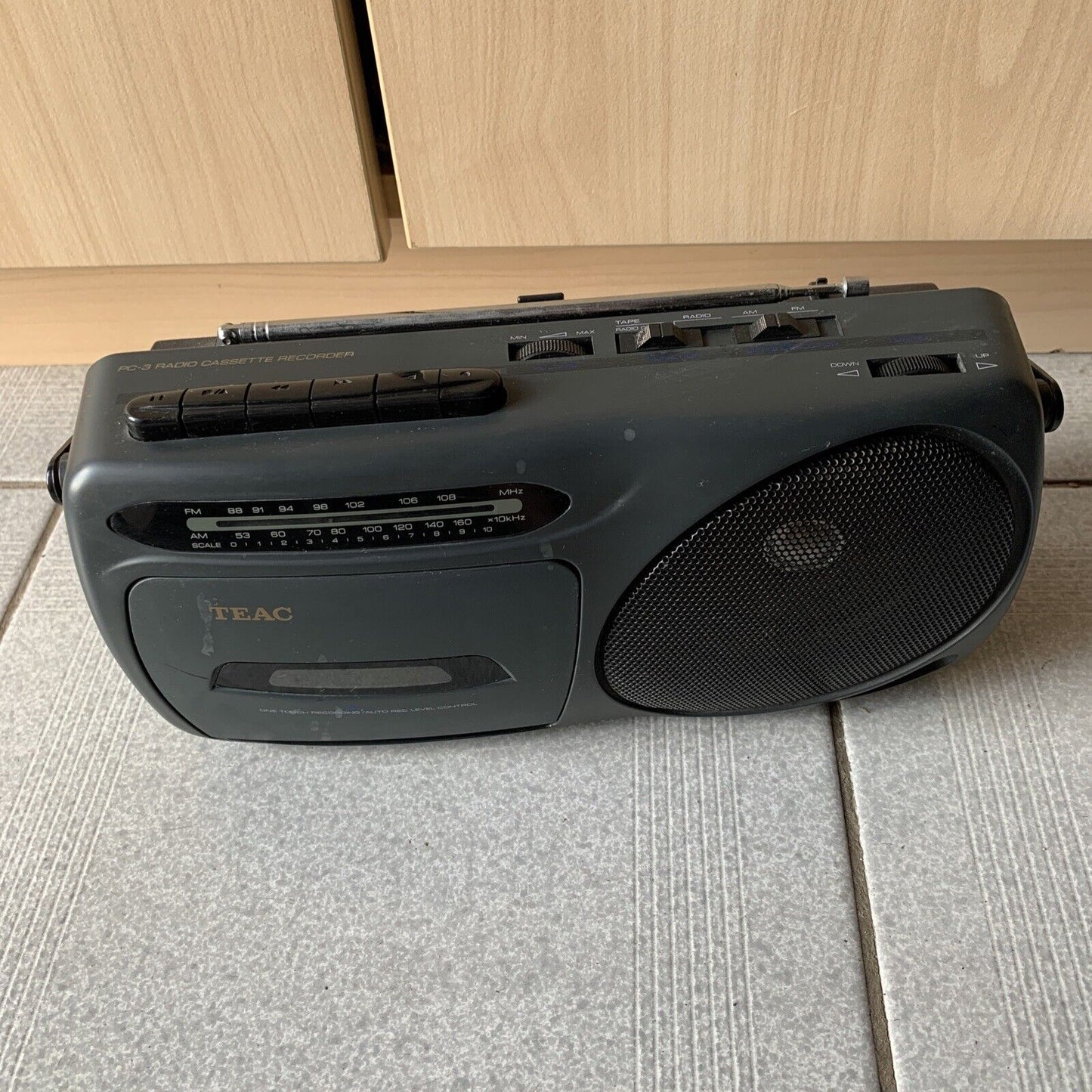 Teac PC-3 Radio Cassette Recorder *radio working Cassette Not working Req Belt