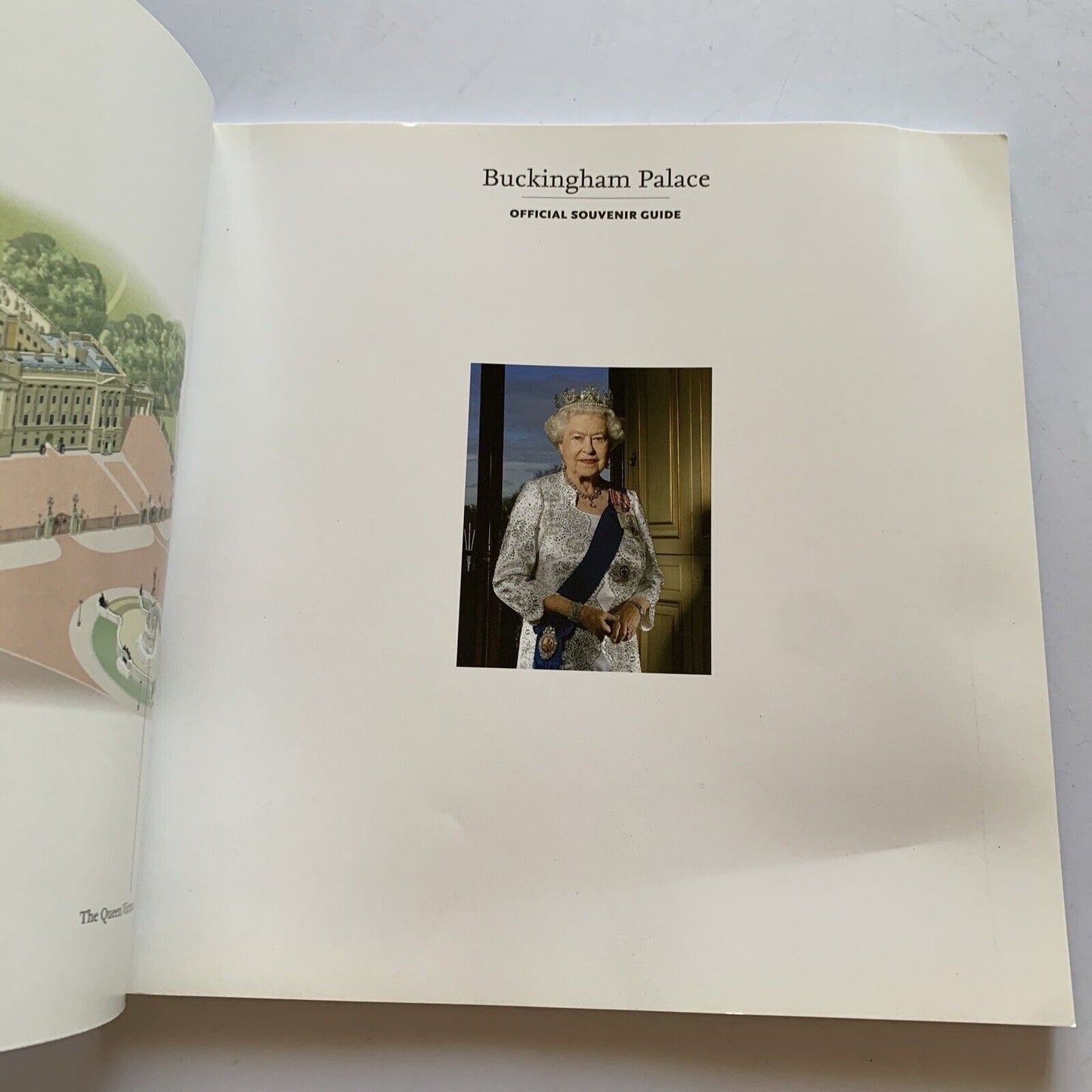 Buckingham Palace: Official Souvenir Guide by Jonathan Marsden 2013