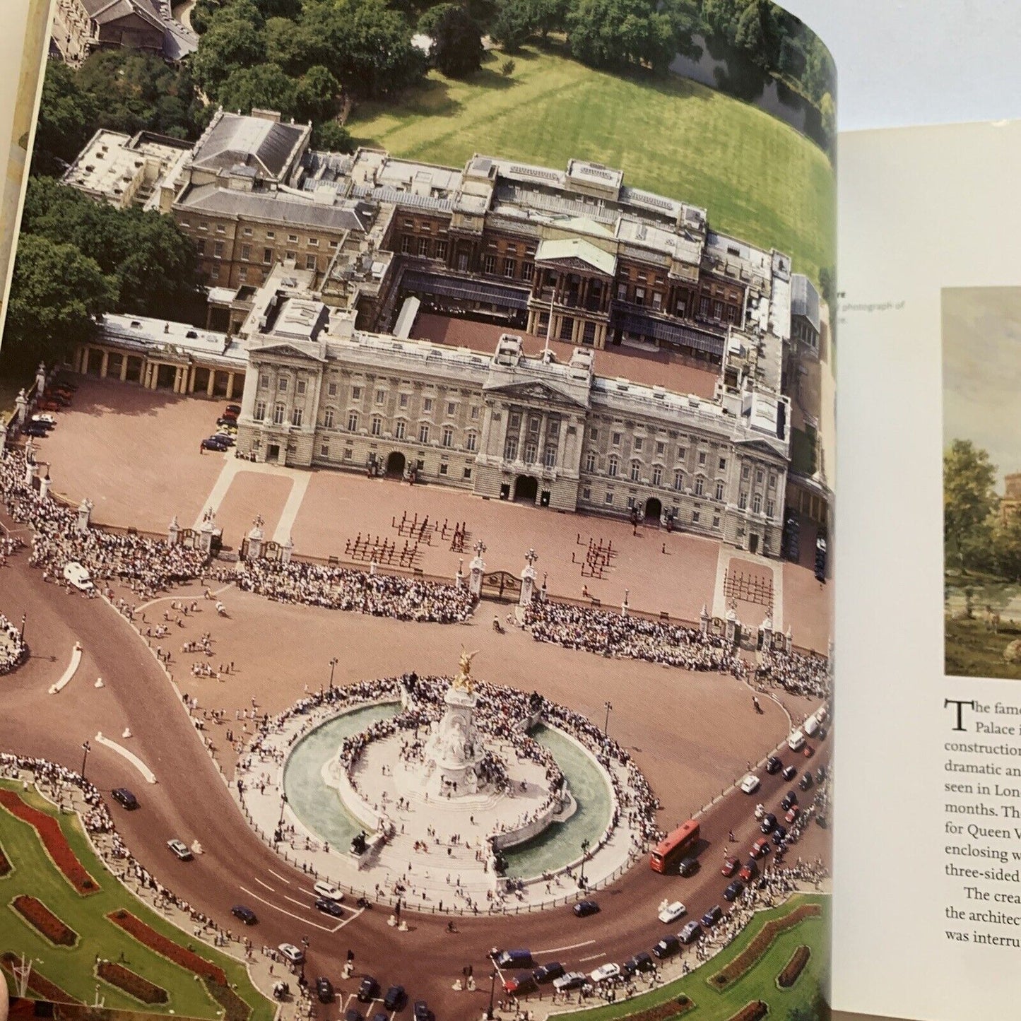 Buckingham Palace: Official Souvenir Guide by Jonathan Marsden 2013