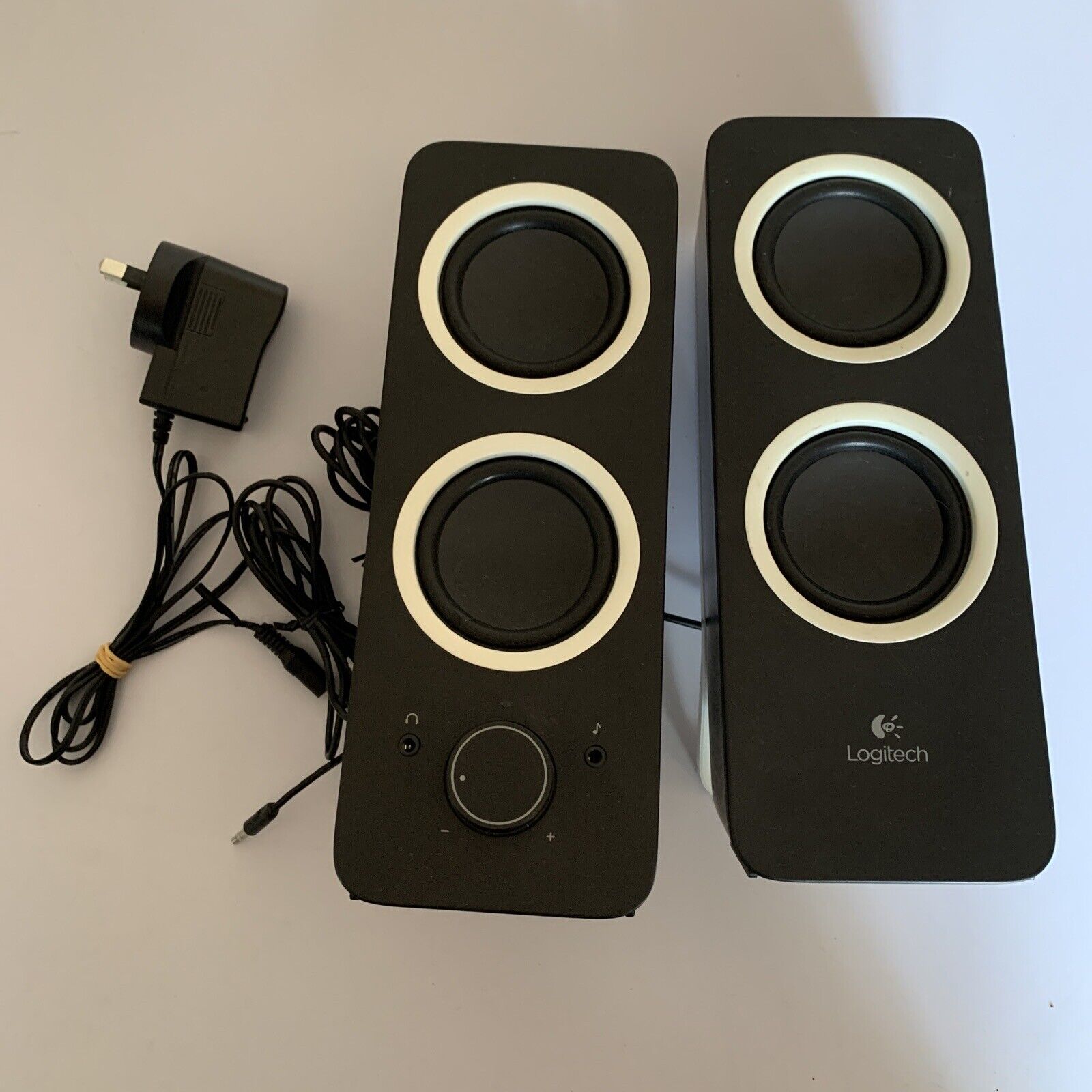 Logitech Z200 Computer Multimedia Speakers Black – Retro Unit